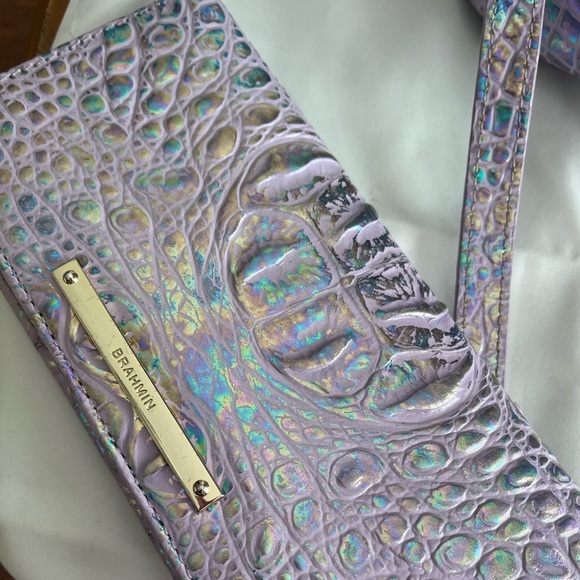 Large Brahmin bag and wallet from the violet wonderland Melbourne collection. - Picture 4 of 6